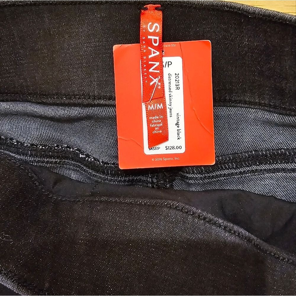 NWT Spanx Vintage Distressed Ankle Skinny Jeans Sz M - Picture 6 of 6